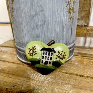 Primitive Saltbox House Heart Shaped Ceiling Fan Light Pull NEW